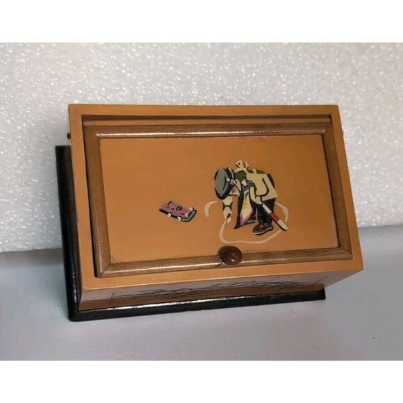 shanghai handicrafts Other - Vtg Chinese Lacquered Wooden Box Tea Caddy Keepsakes